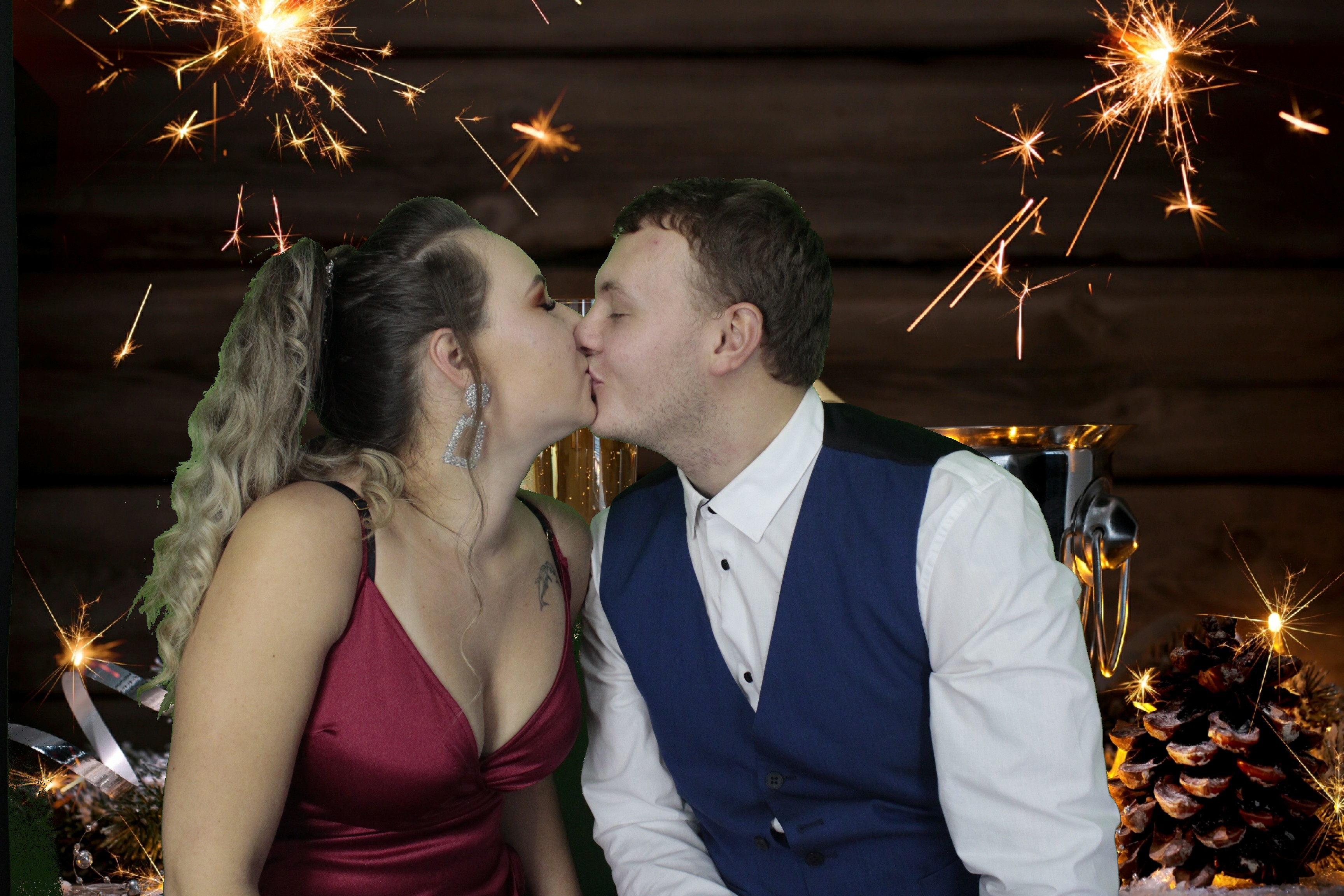 NYE Party | View more photos from the event at gallery.myphotoboothexperience.co.uk/u/MyPhotoBoothExperienceLtd/NYE-Party